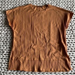 Doe + Rae ribbed top size large